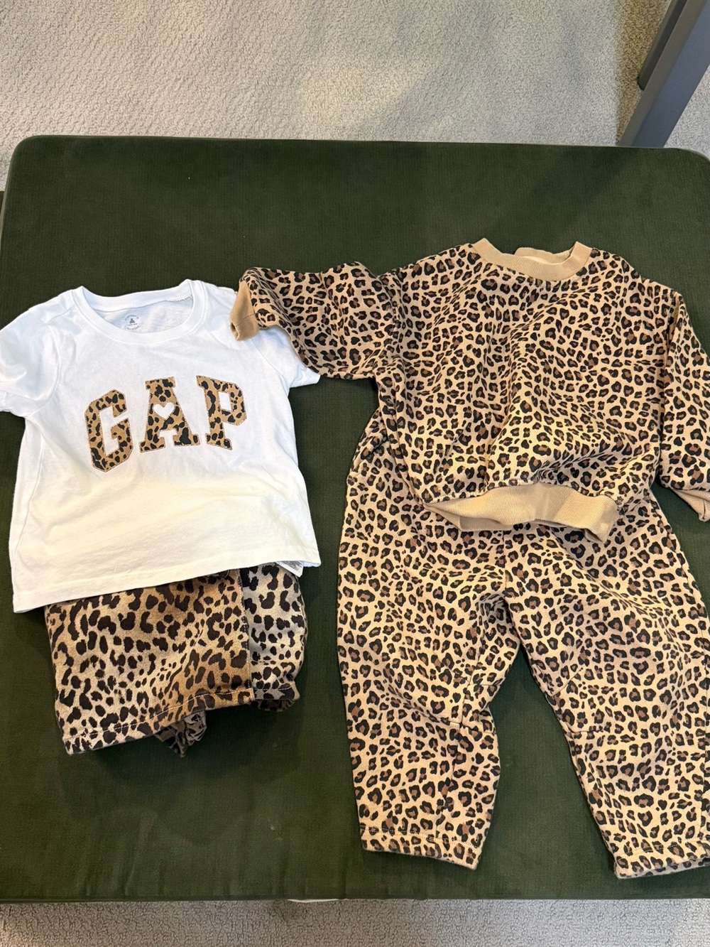 GAP Kids Leopard Sets Size 2years